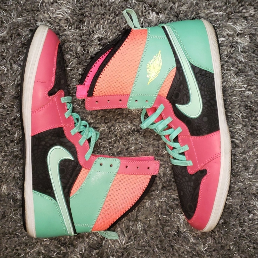 Jordan 1 (Youth Style)